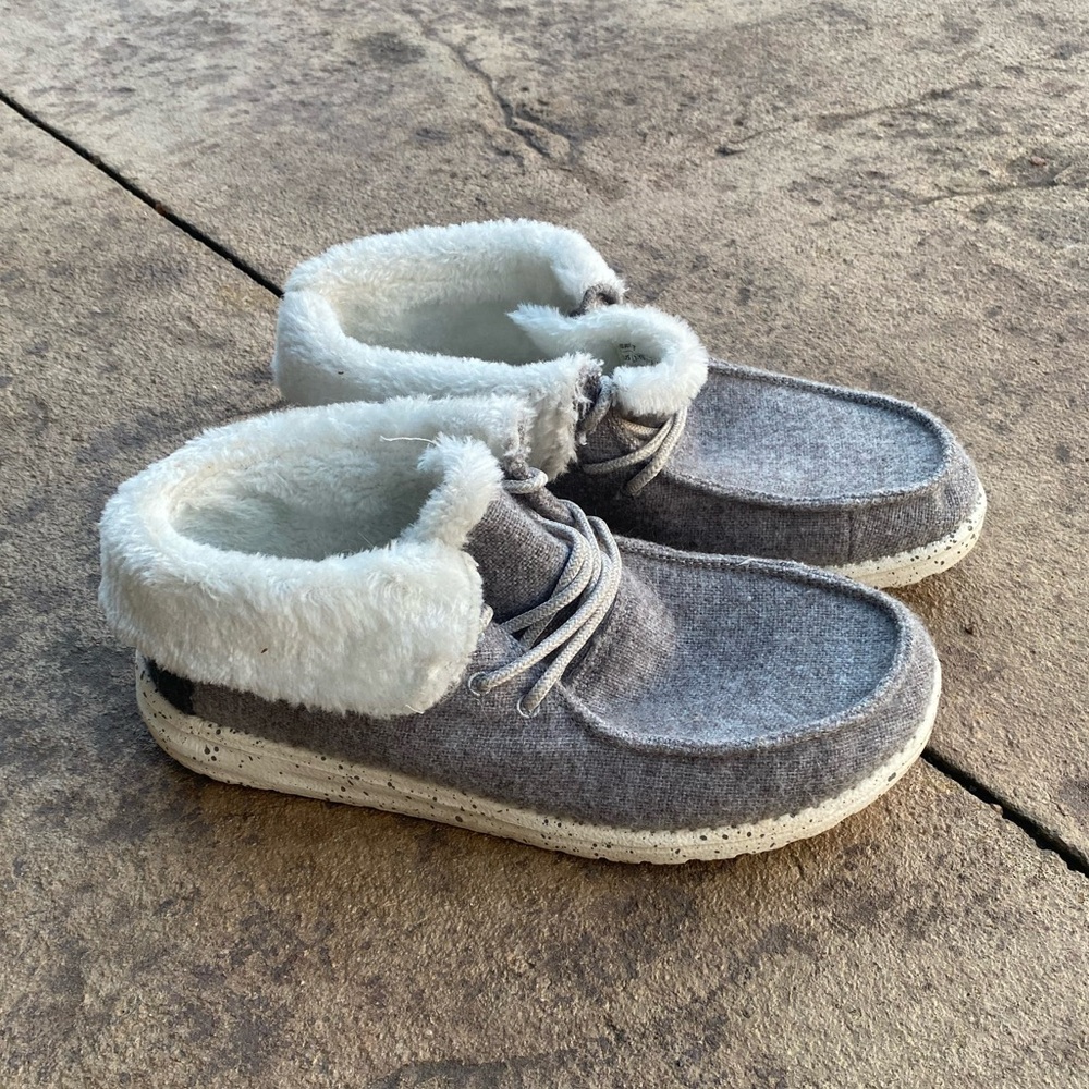 Size 7 ladies Hey dude Britt charcoal fuzzy shoes.